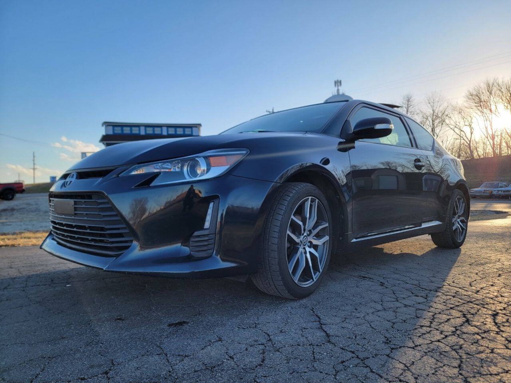 2015 Scion tC Image 3