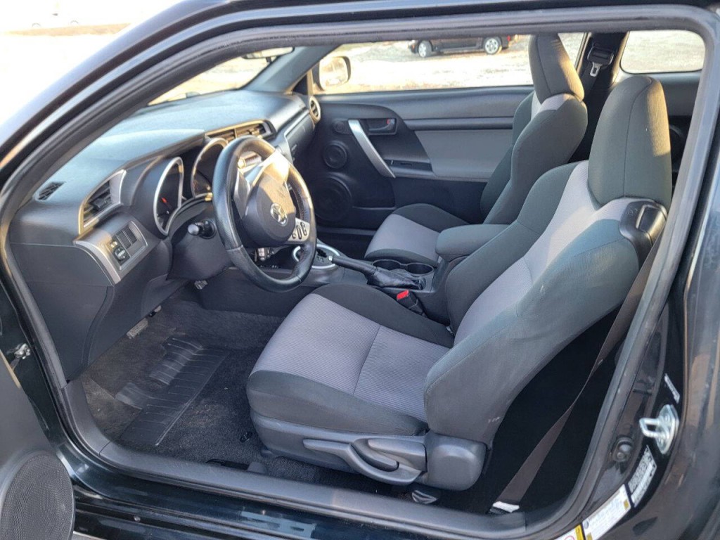 2015 Scion tC Image 11