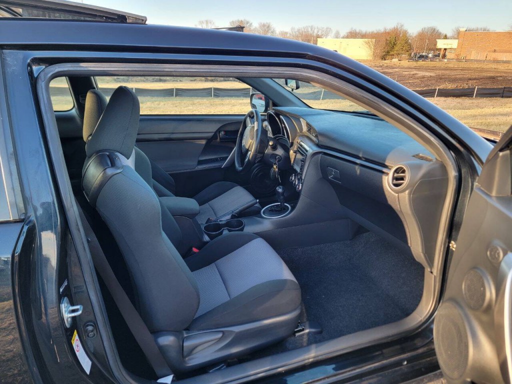 2015 Scion tC Image 13