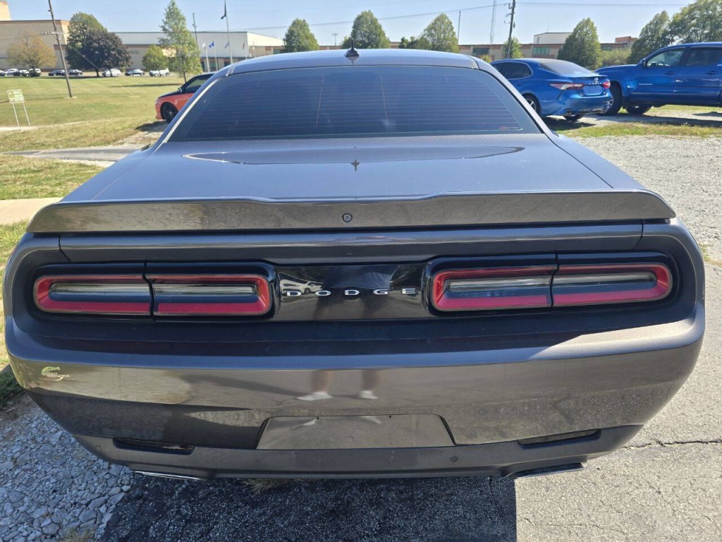 2018 Dodge Challenger Image 6