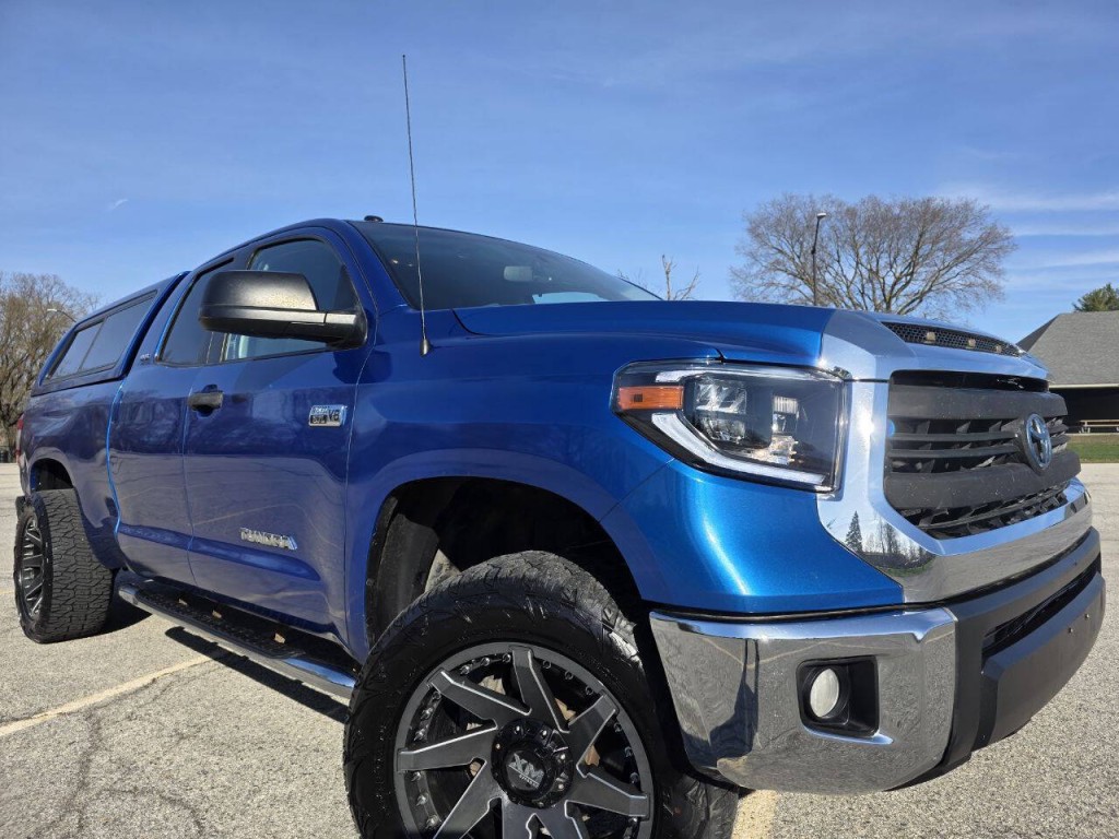 2016 Toyota Tundra Image 1