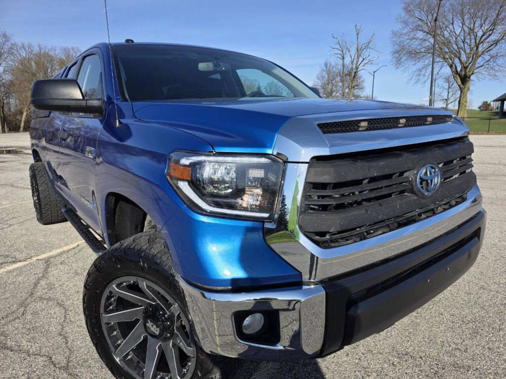 2016 Toyota Tundra Image 2