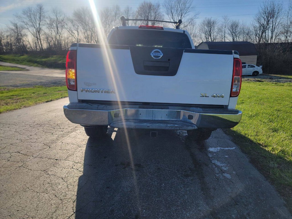 2011 Nissan Frontier Image 8