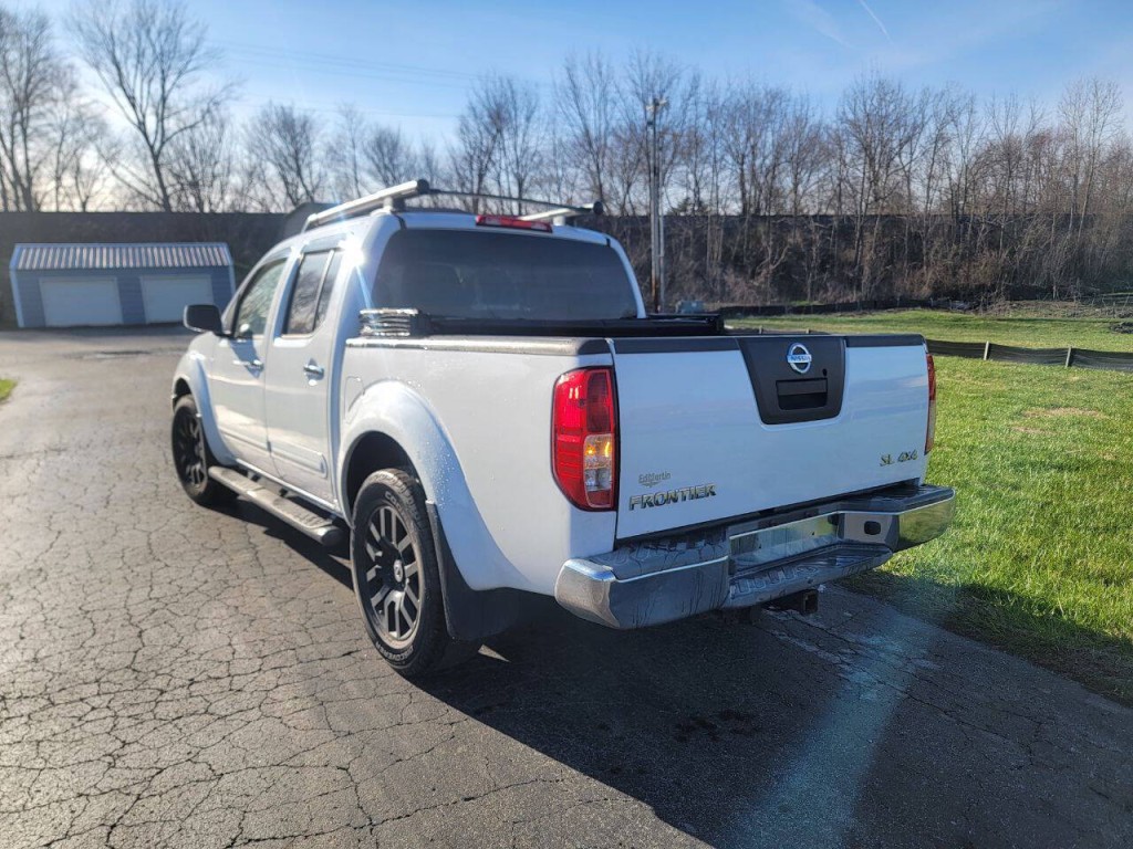 2011 Nissan Frontier Image 9
