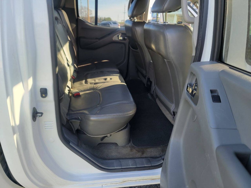 2011 Nissan Frontier Image 14