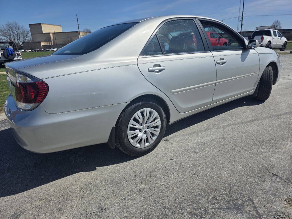 2005 Toyota Camry Image 4