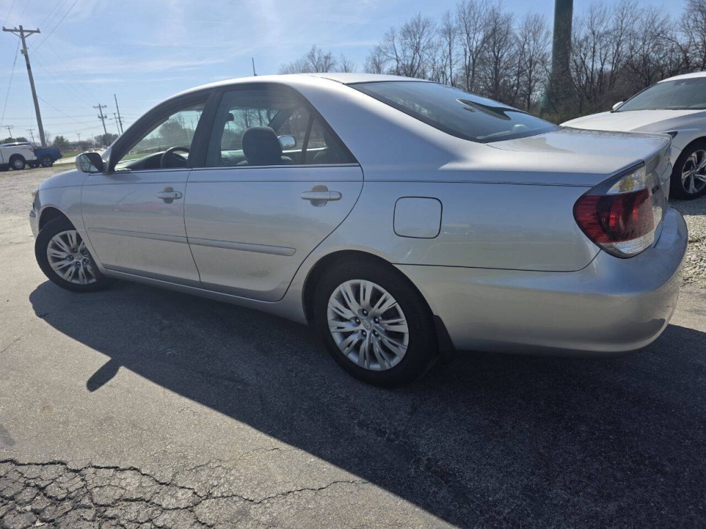 2005 Toyota Camry Image 8