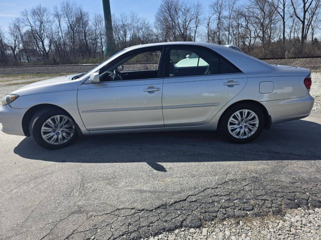 2005 Toyota Camry Image 9