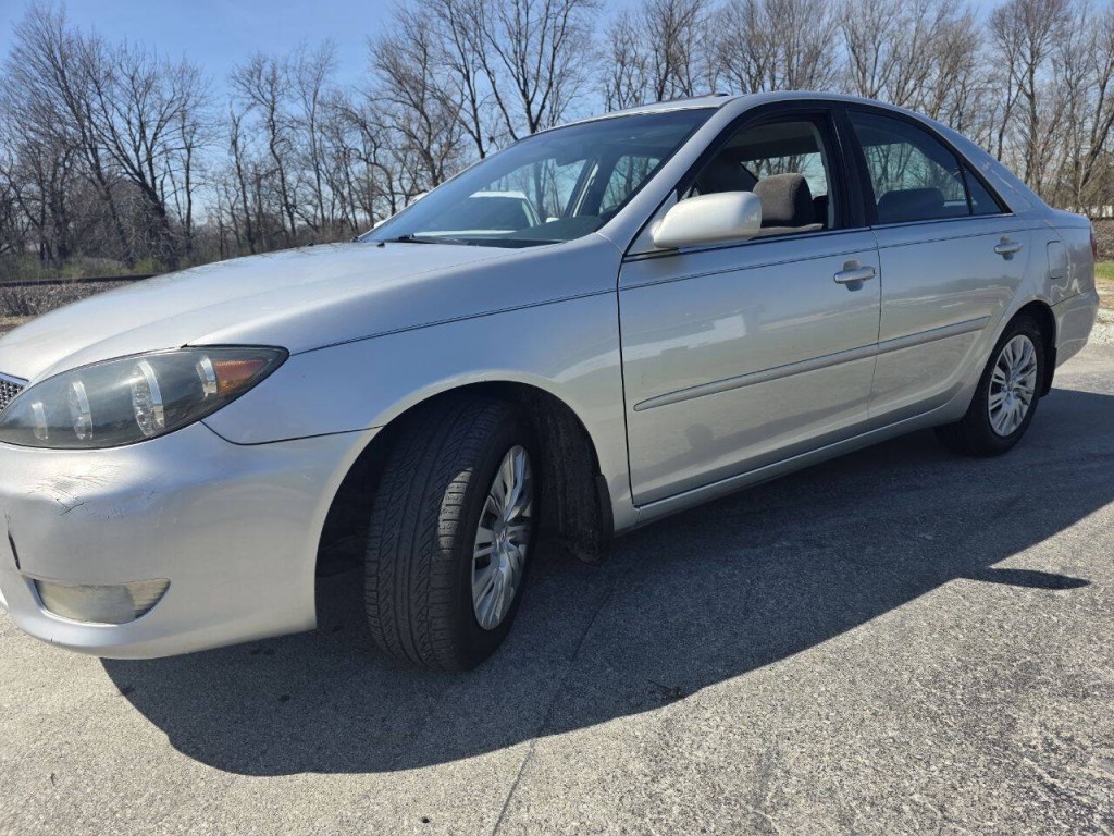 2005 Toyota Camry Image 10