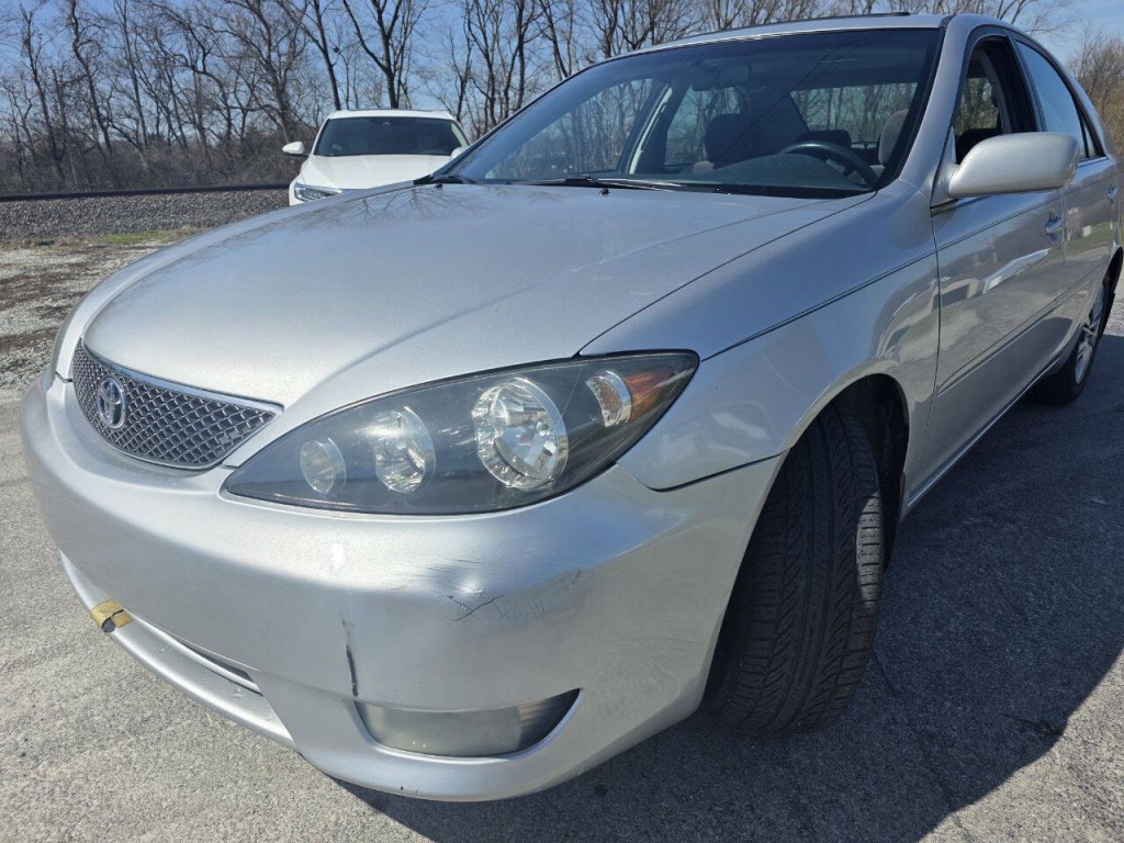 2005 Toyota Camry Image 11