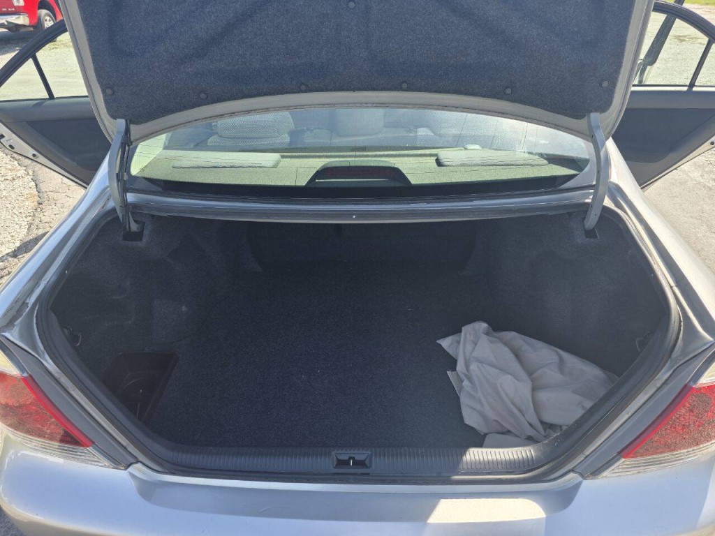 2005 Toyota Camry Image 16