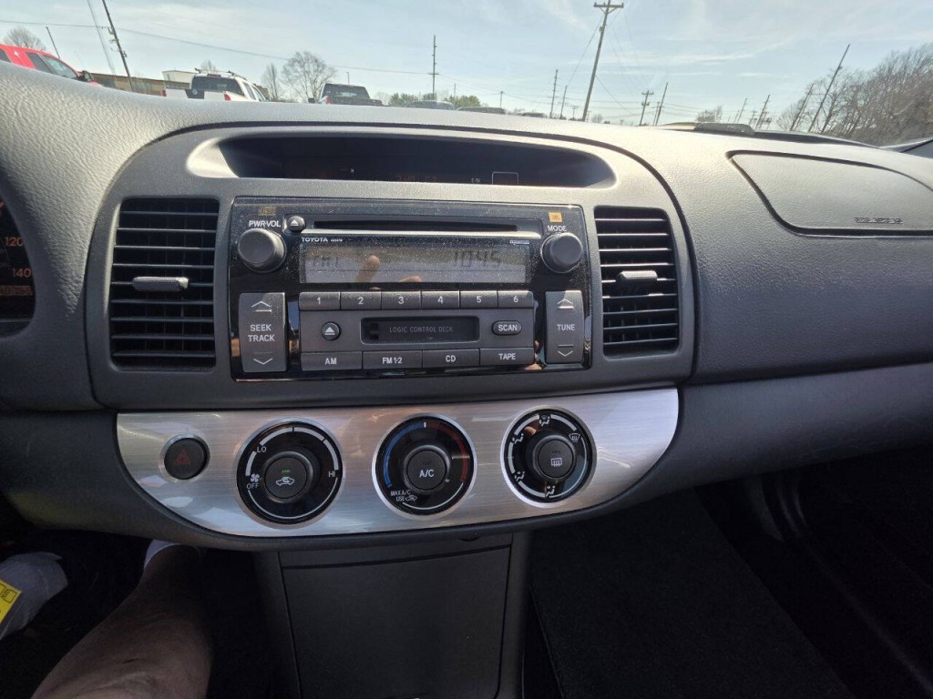 2005 Toyota Camry Image 22