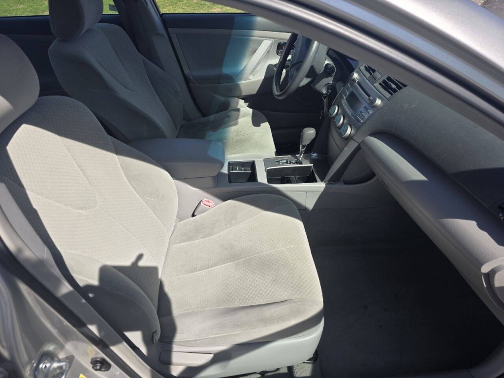 2009 Toyota Camry Image 13