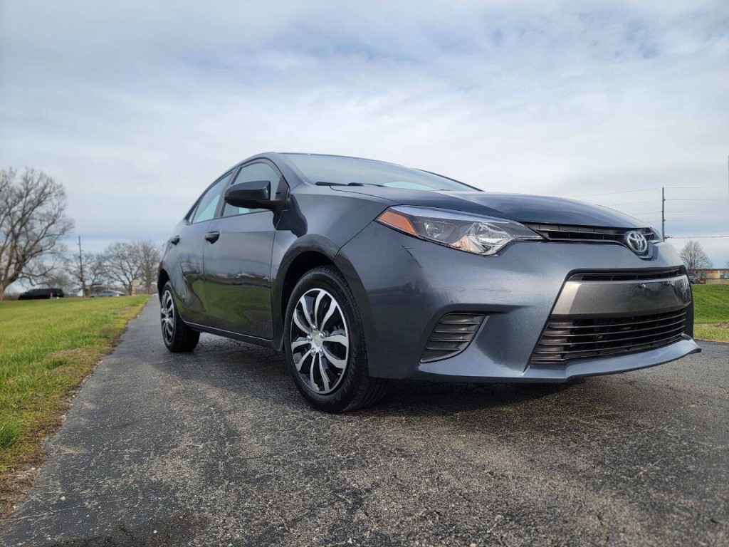 2016 Toyota Corolla Image 1