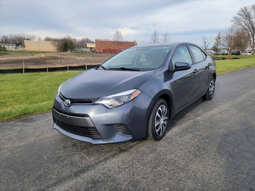 2016 Toyota Corolla Image 2
