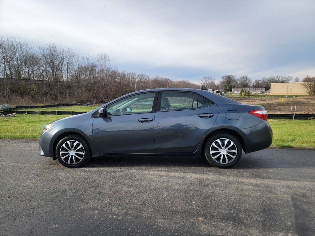 2016 Toyota Corolla Image 11