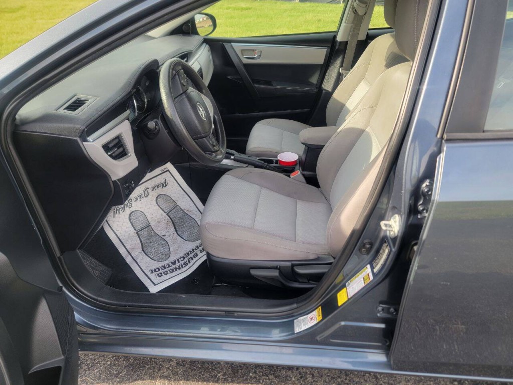 2016 Toyota Corolla Image 12