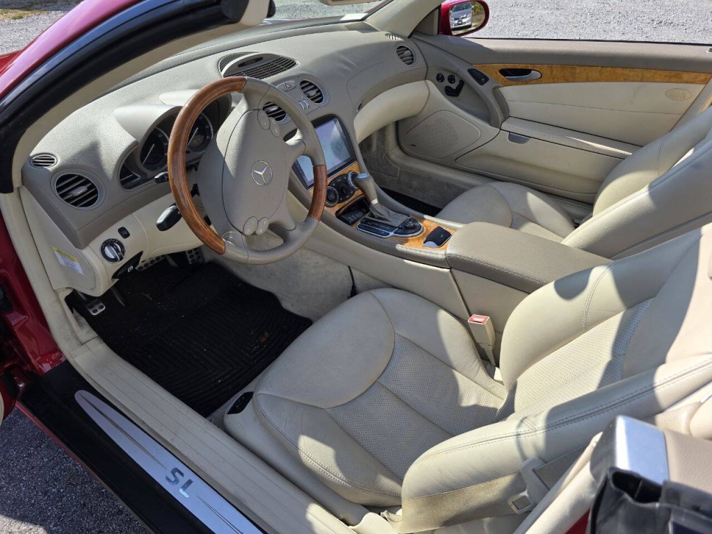 2006 Mercedes-Benz SL-Class Image 15