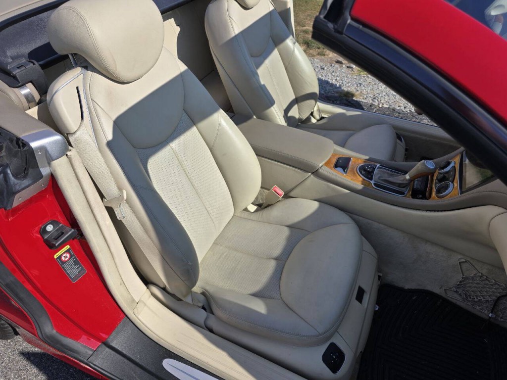 2006 Mercedes-Benz SL-Class Image 18