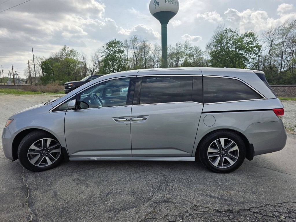 2016 Honda Odyssey Image 8