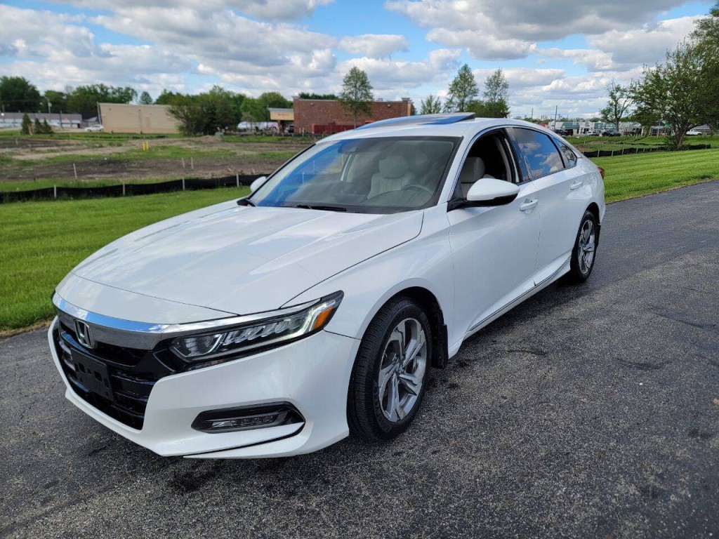 2018 Honda Accord Image 2