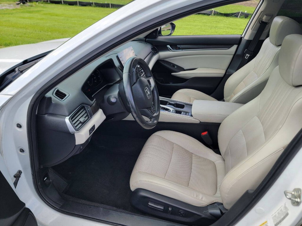 2018 Honda Accord Image 13