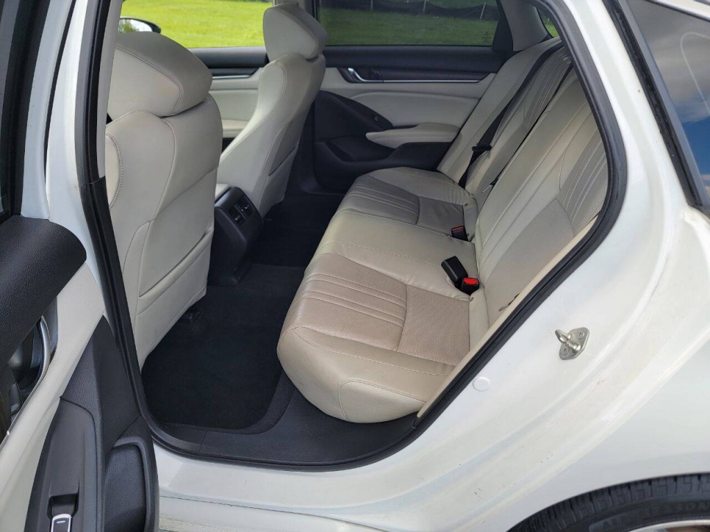 2018 Honda Accord Image 15