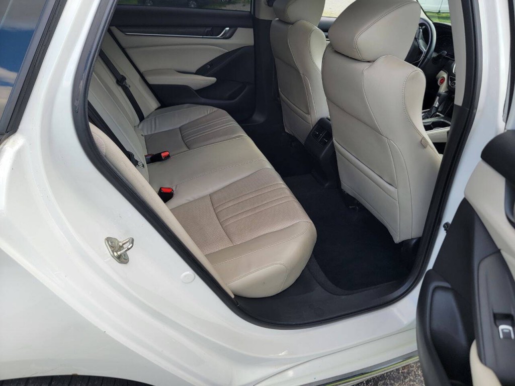 2018 Honda Accord Image 18