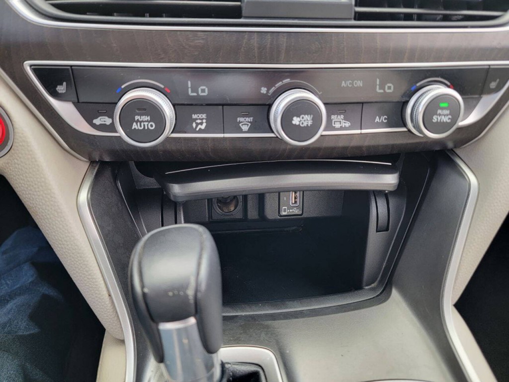 2018 Honda Accord Image 24