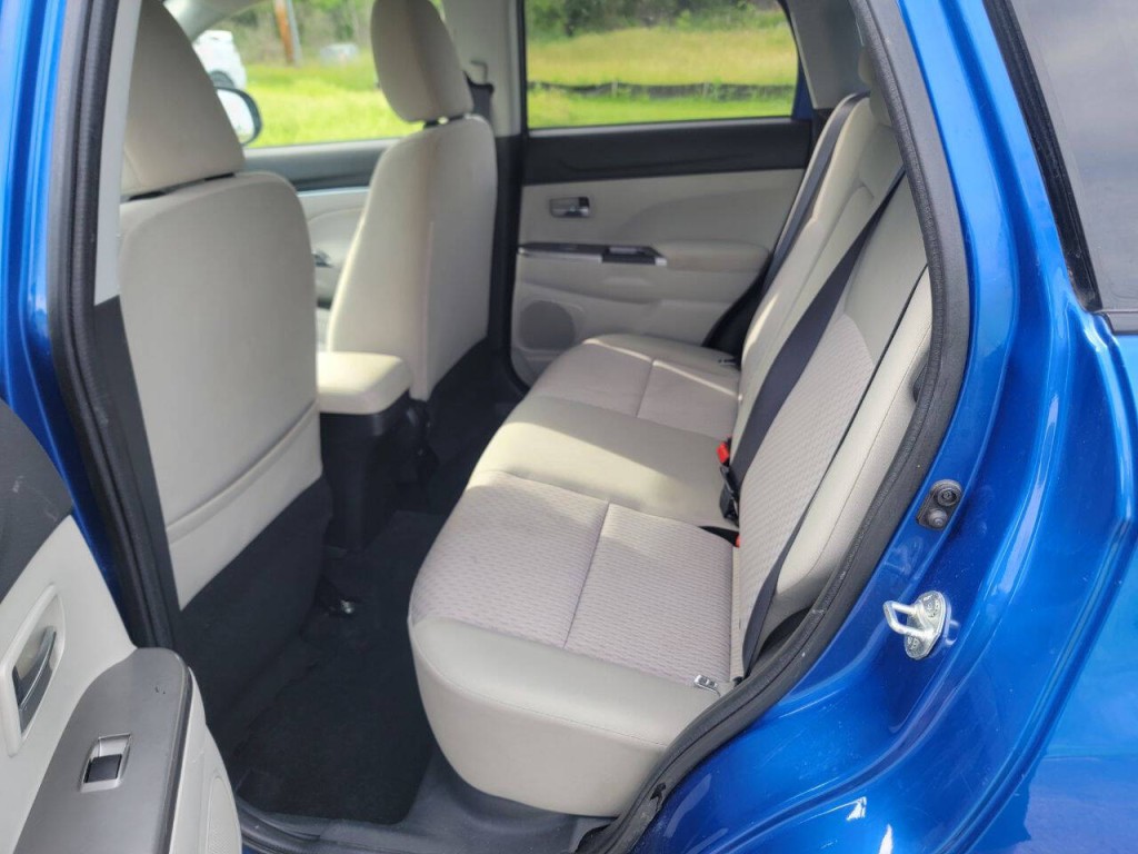 2019 Mitsubishi Outlander Image 12