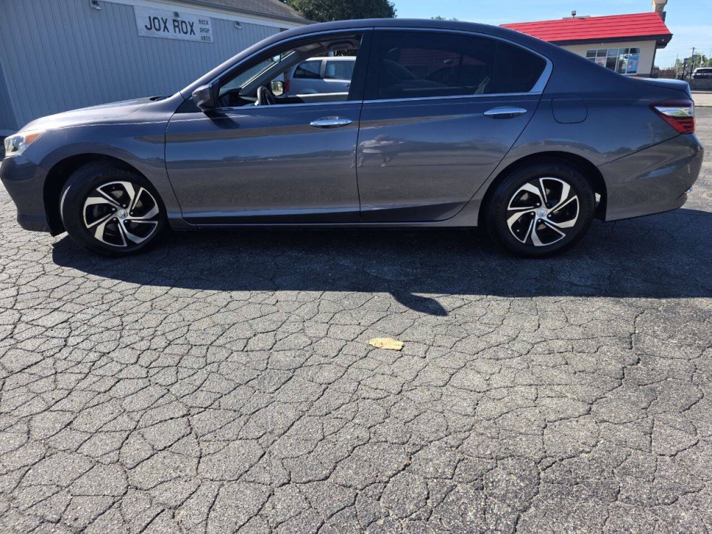 2017 Honda Accord Image 3