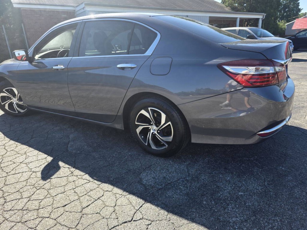2017 Honda Accord Image 5