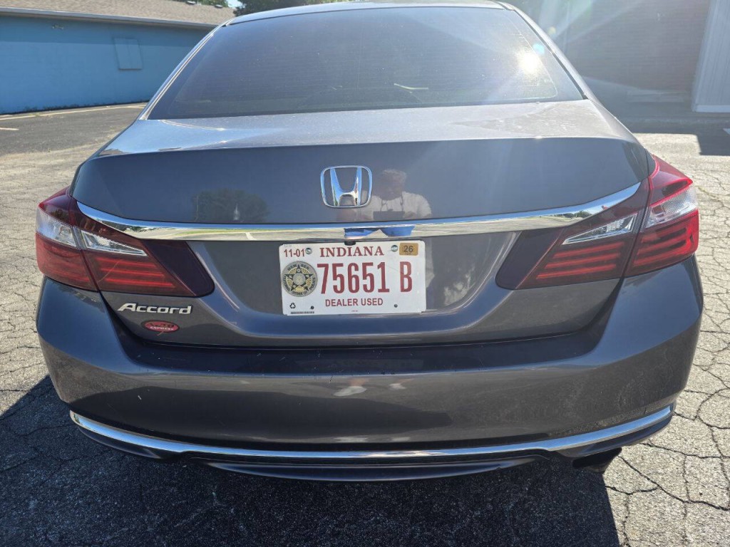 2017 Honda Accord Image 7