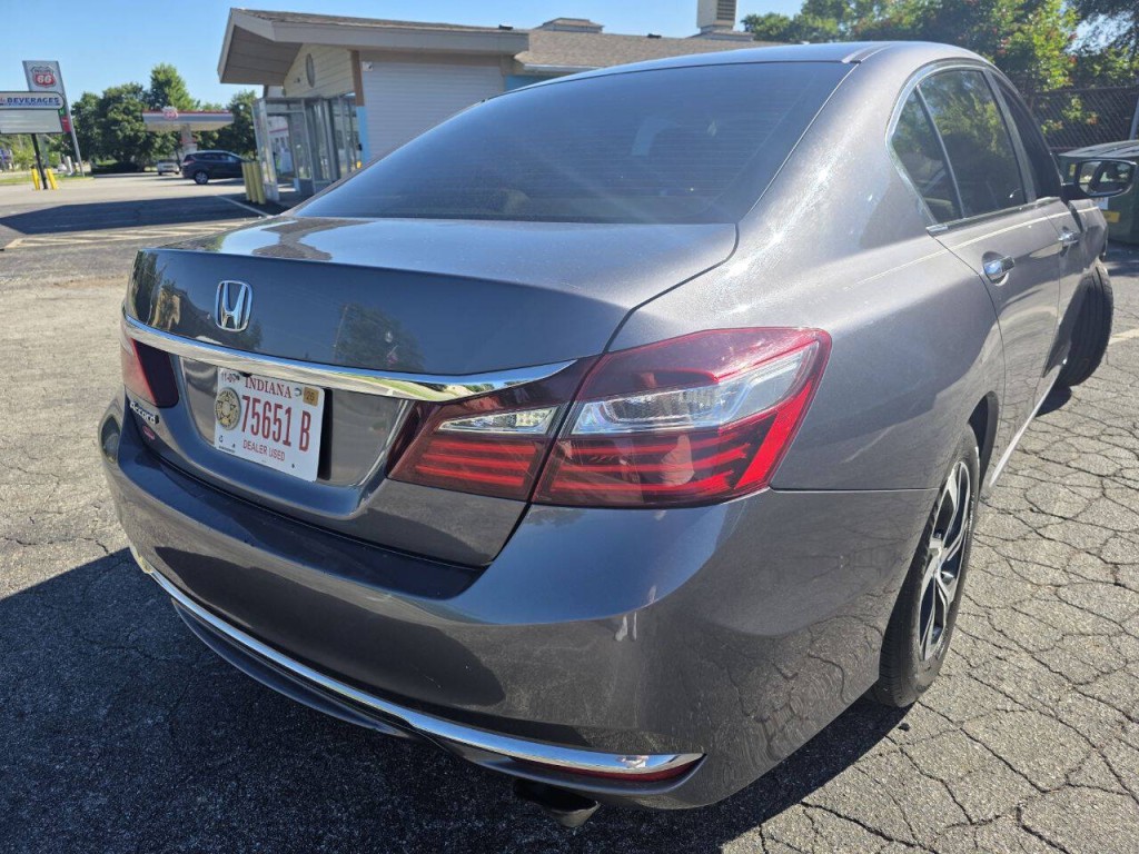 2017 Honda Accord Image 8