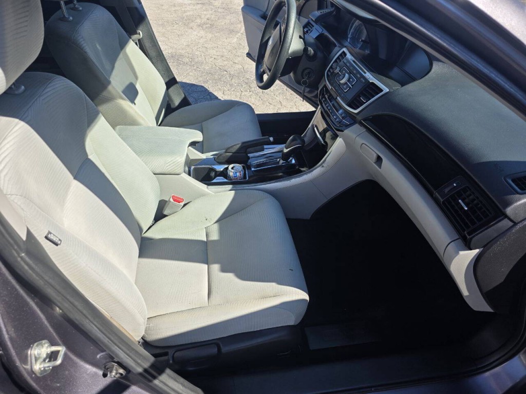 2017 Honda Accord Image 14