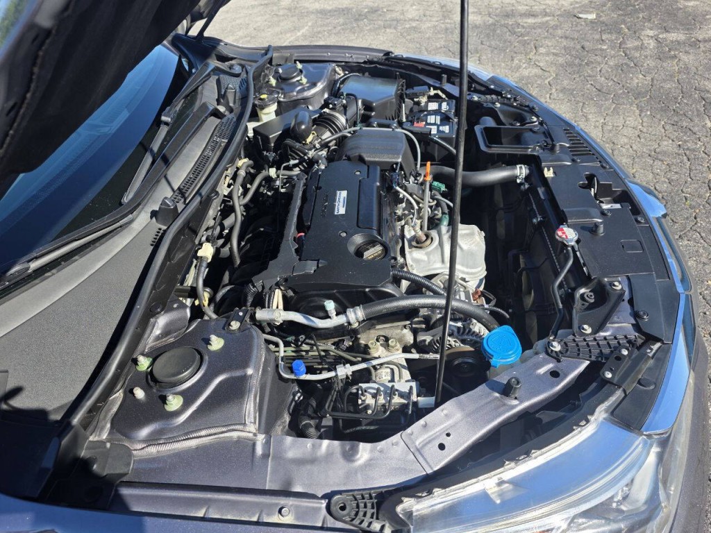 2017 Honda Accord Image 18