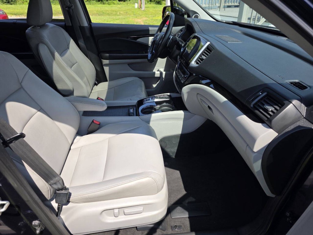 2017 Honda Pilot Image 14