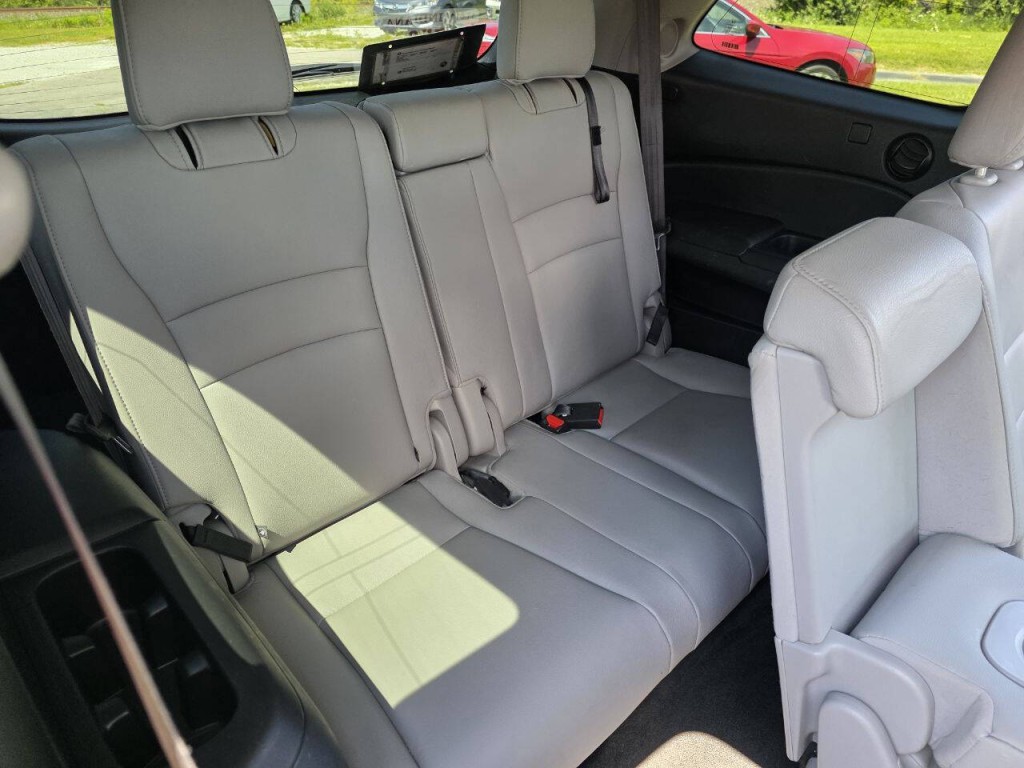 2017 Honda Pilot Image 16