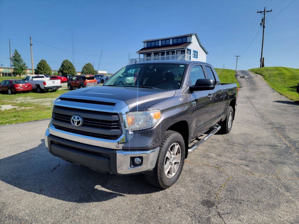 2015 Toyota Tundra Image 2