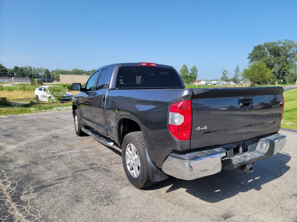 2015 Toyota Tundra Image 10