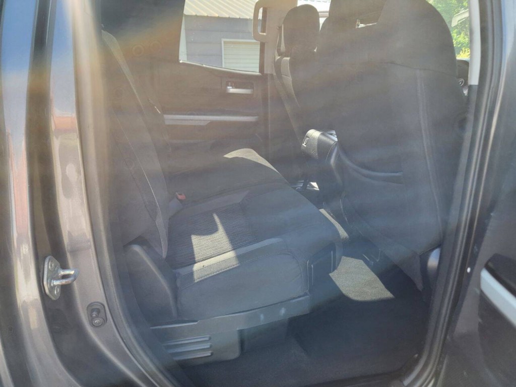 2015 Toyota Tundra Image 20