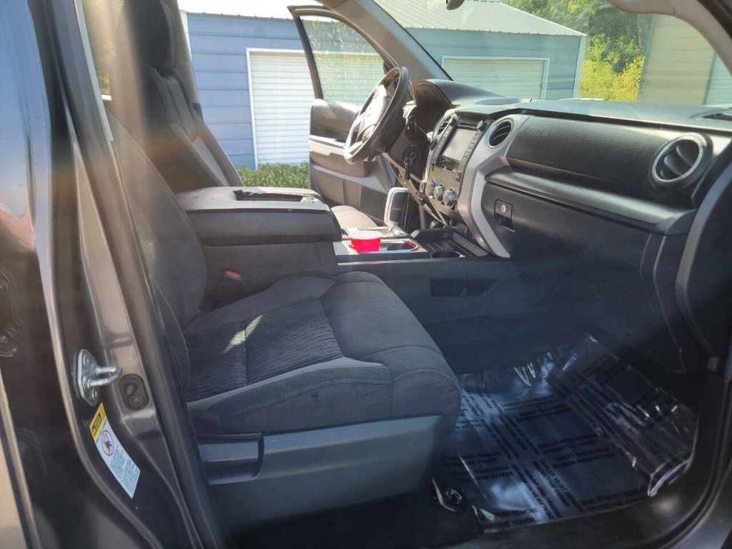 2015 Toyota Tundra Image 21