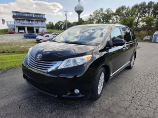 Image for 2017 Toyota Sienna XLE 8 Passenger ID: 7574361