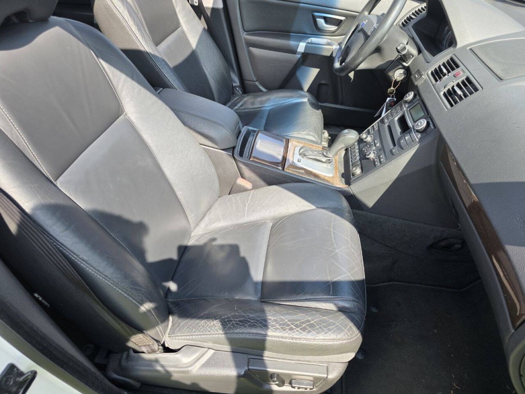 2010 Volvo XC90 Image 13