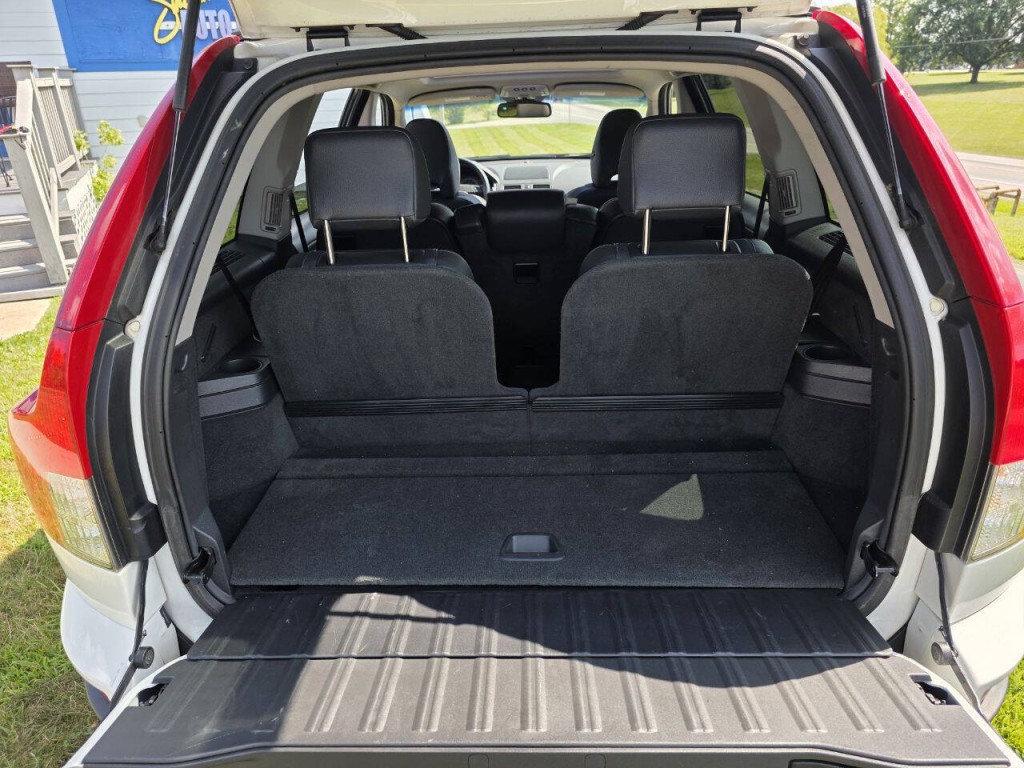 2010 Volvo XC90 Image 16