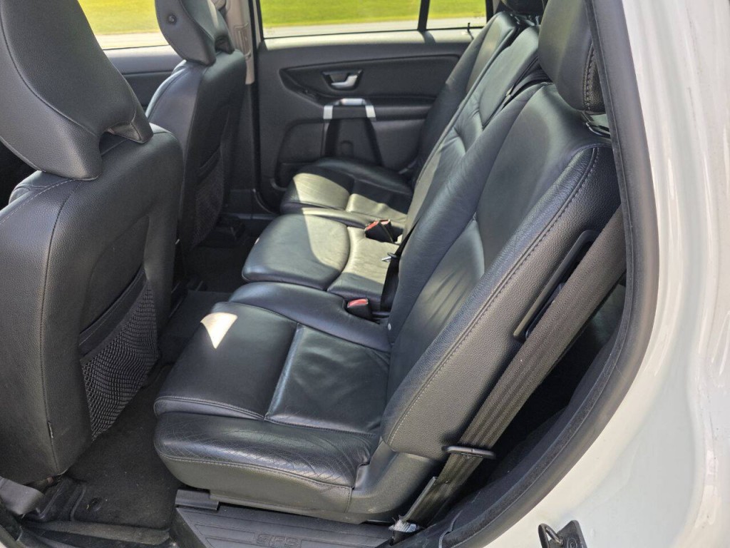 2010 Volvo XC90 Image 17
