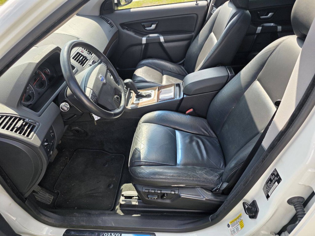 2010 Volvo XC90 Image 18