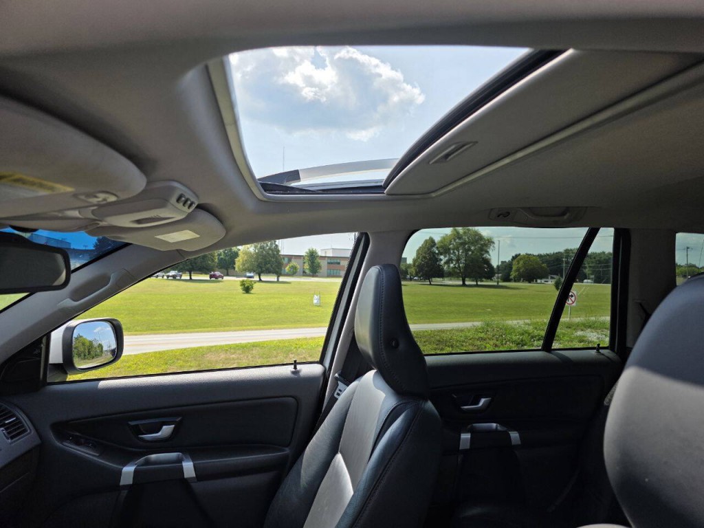 2010 Volvo XC90 Image 20
