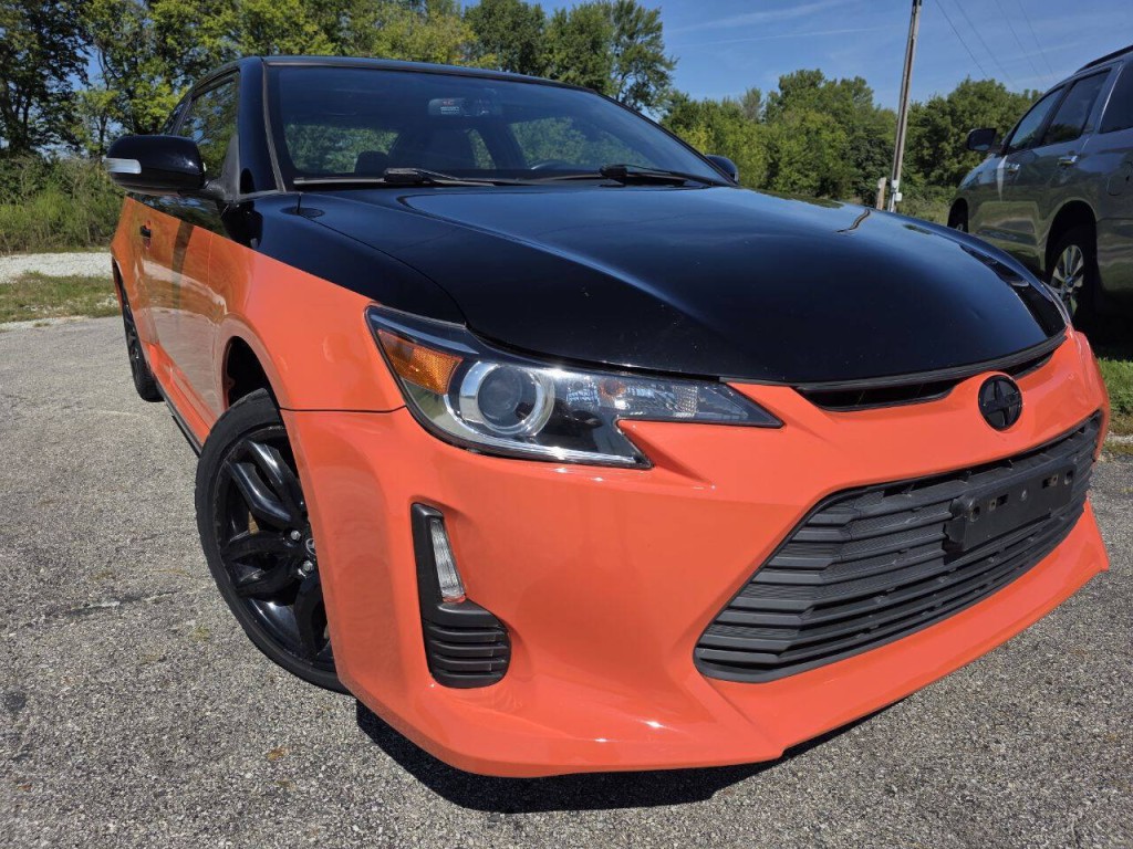 2015 Scion tC Image 2