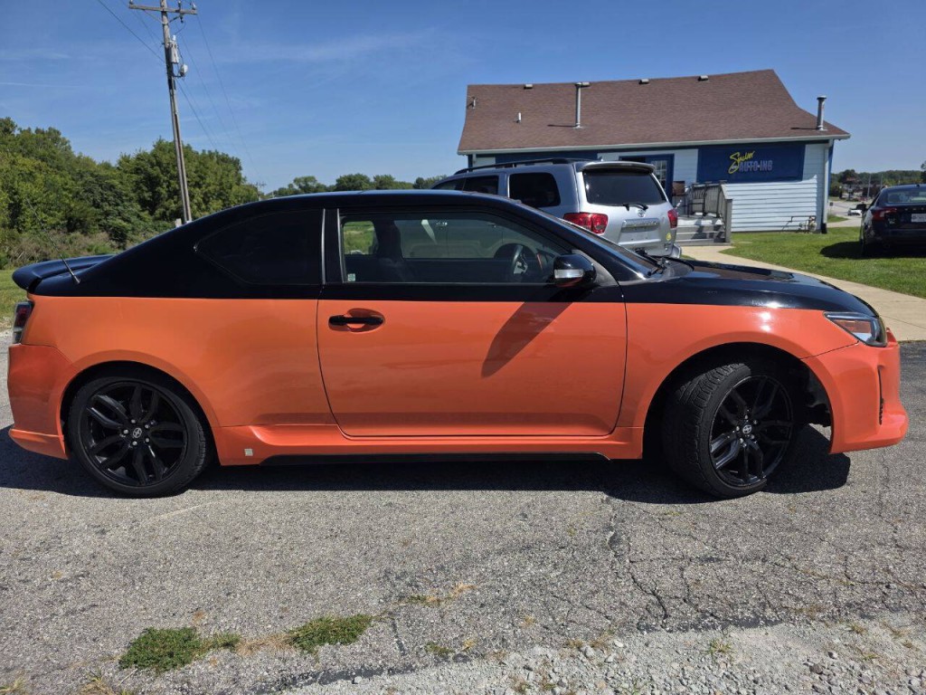 2015 Scion tC Image 3